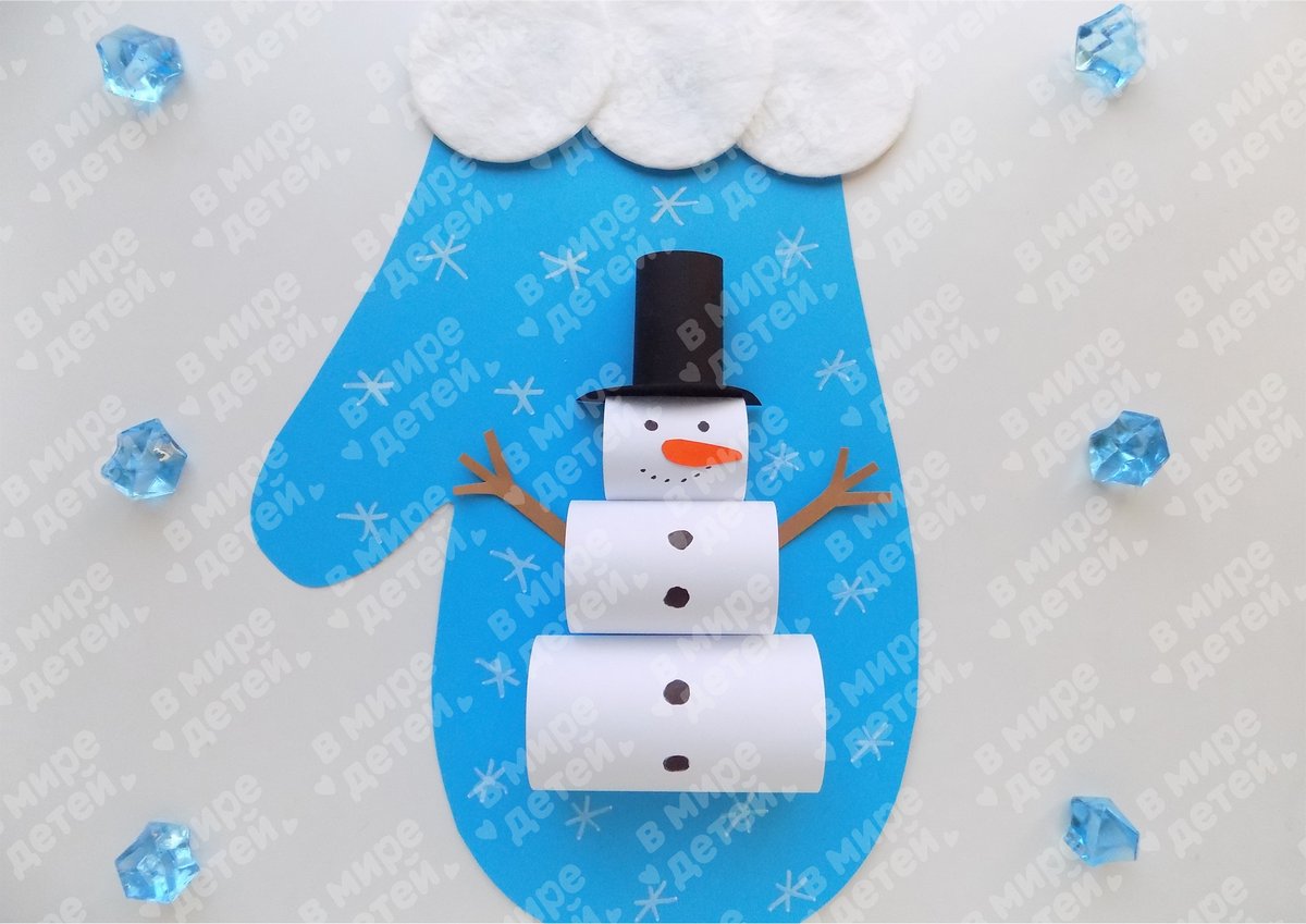 Простые поделки для детей. «Снеговик» из бумаги и ватных дисков